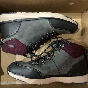 UGG MENS M CAULDER BOOT